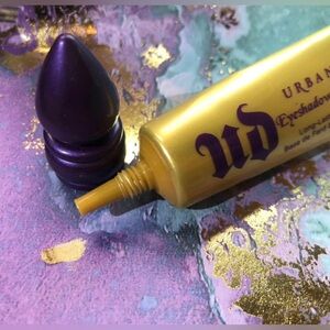 Urban Decay Eye Primer Potion- Greed 11ml (DISCONTINUED)